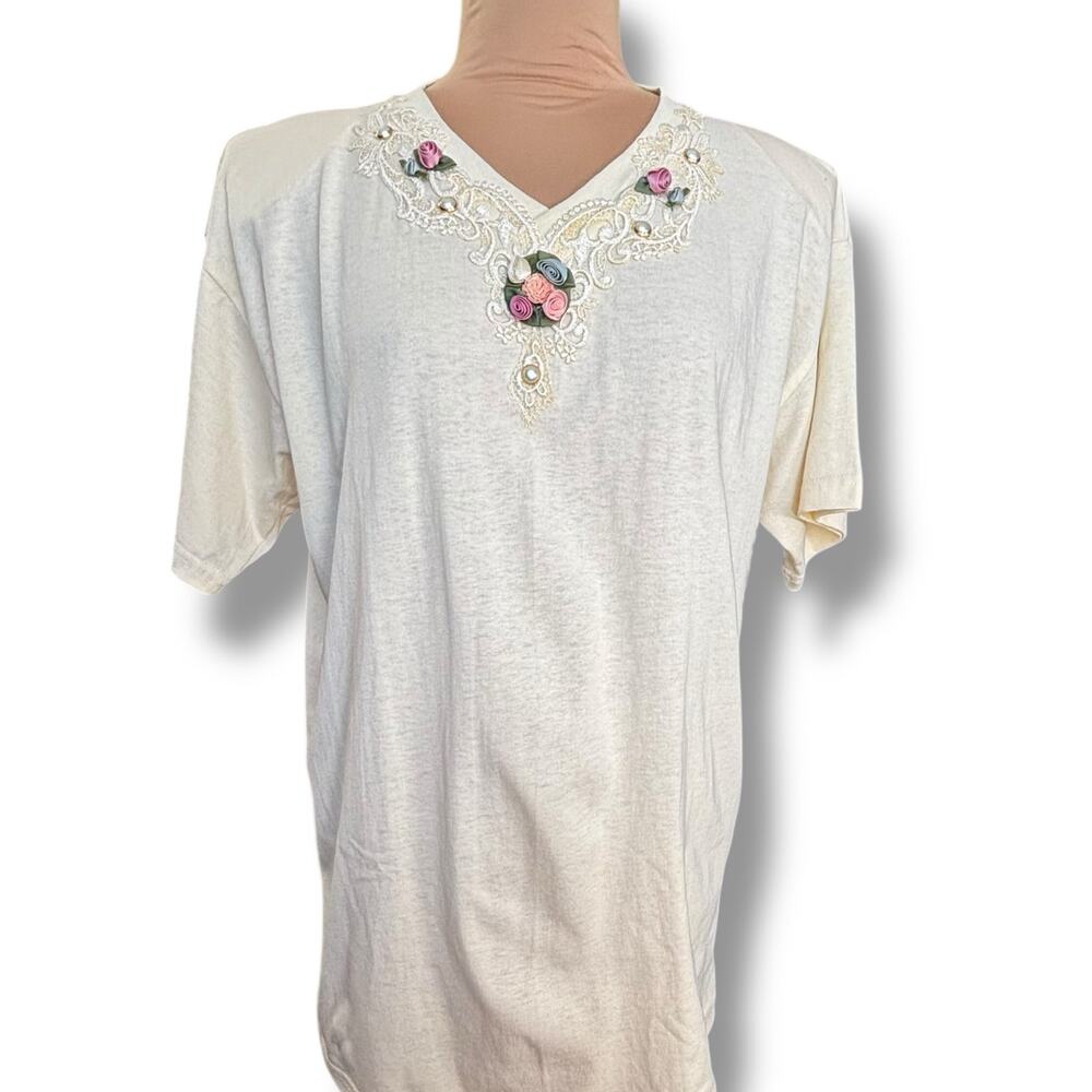 Vintage 80s Ivory T-Shirt Vneck Rosettes Lace Pearl Short Sleeve Padded Shoulder